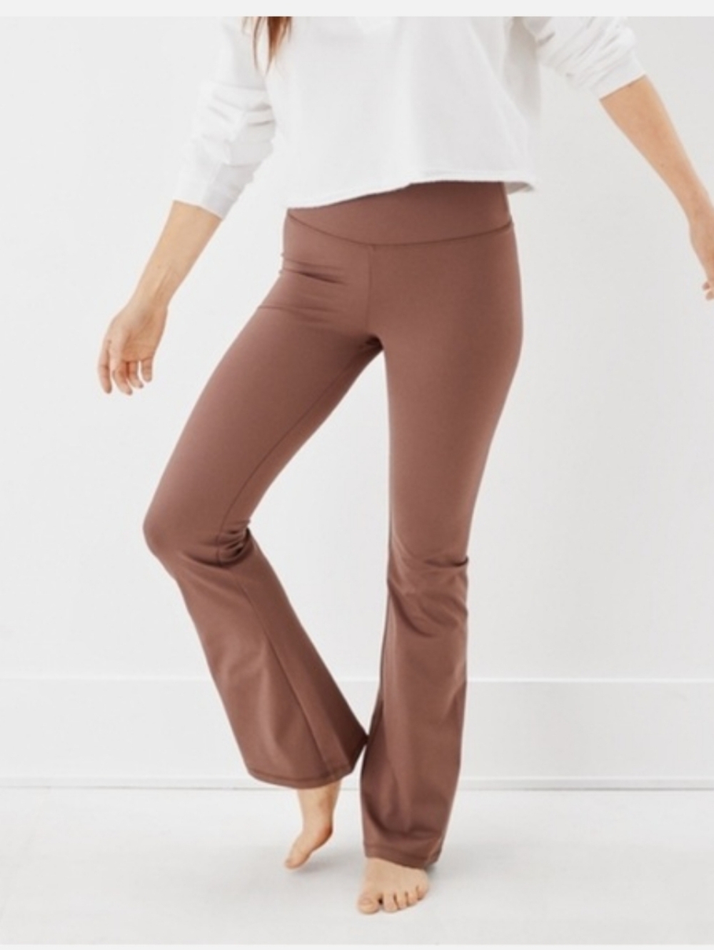 American Eagle The Everything Flare High Rise Flare Leggings in Brown